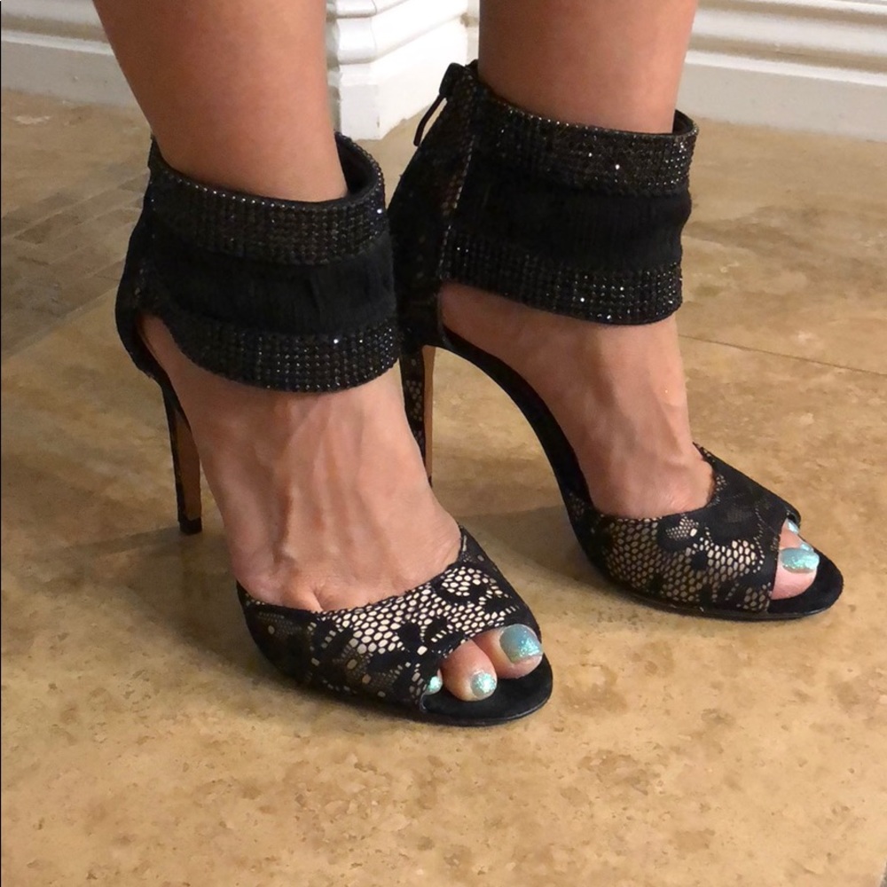 Vince Camuto black lace heels
